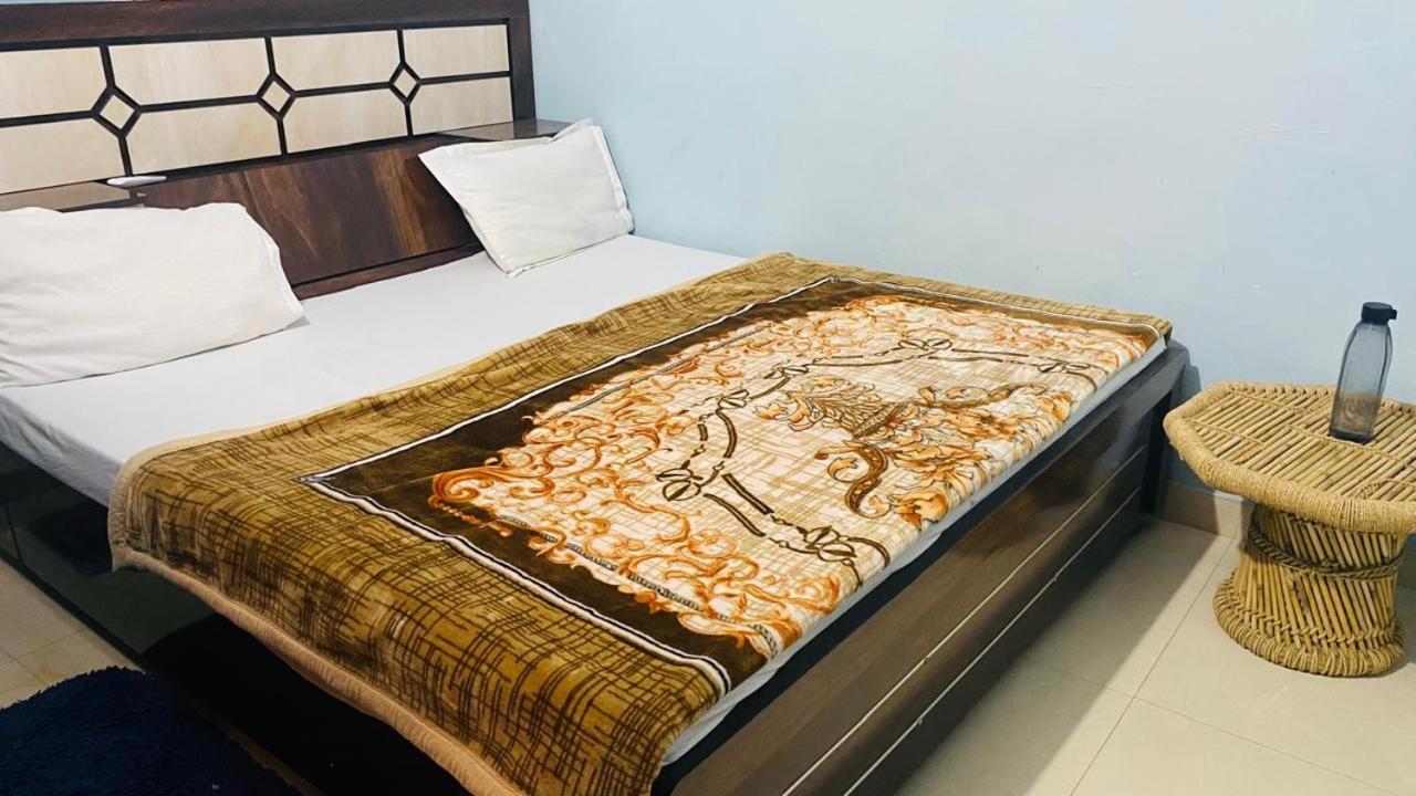 Ram Paying Guest House & Hostel Near By Krishna Janmabhoomi ماثورا المظهر الخارجي الصورة