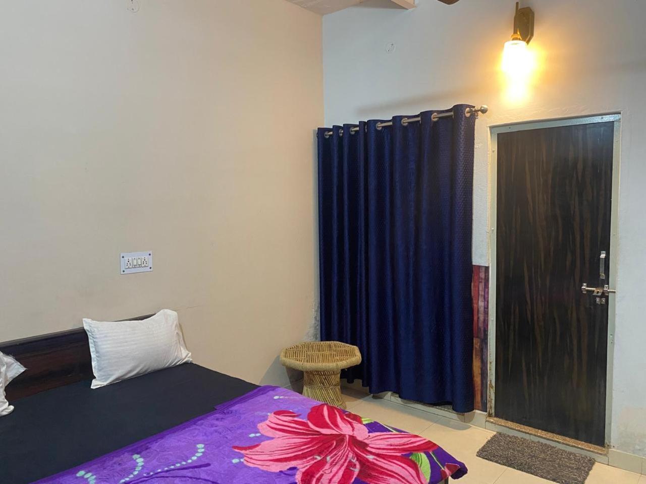 Ram Paying Guest House & Hostel Near By Krishna Janmabhoomi ماثورا المظهر الخارجي الصورة