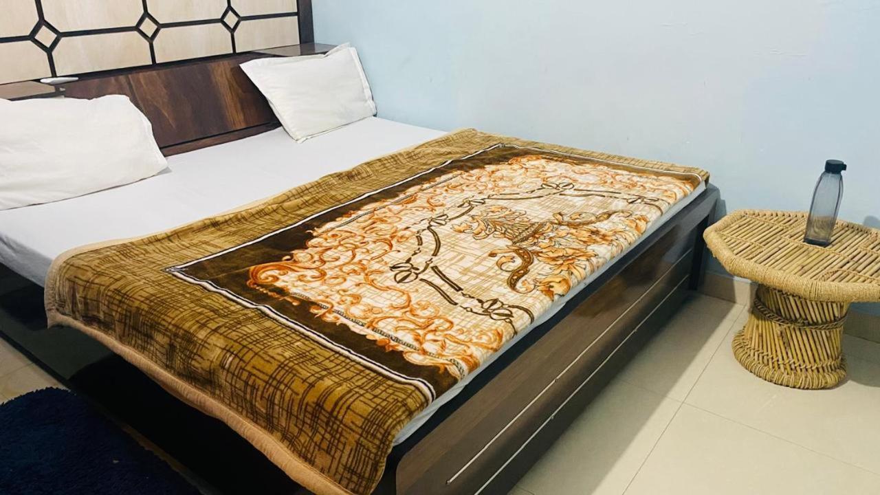 Ram Paying Guest House & Hostel Near By Krishna Janmabhoomi ماثورا المظهر الخارجي الصورة
